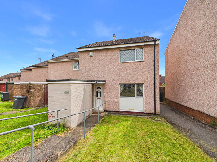 2 Bedroom Town House For Sale In Kingsclere Walk, S40