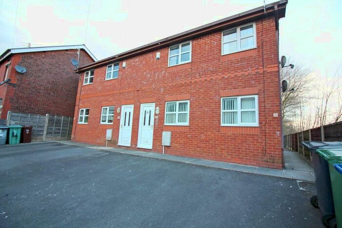 2 Bedroom Flat To Rent In Lowton Street, Radcliffe, Manchester, M26