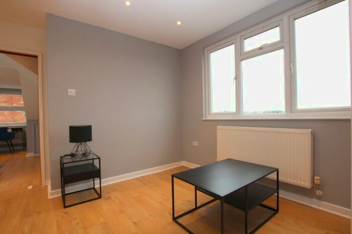 1 Bedroom Flat To Rent In Melrose Avenue, London, NW2