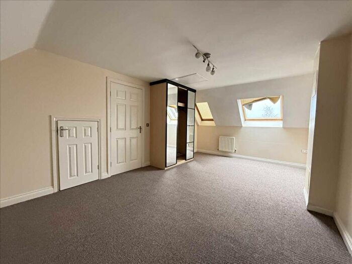 3 Bedroom End Of Terrace House For Sale In Leeds Close, Corby, NN18