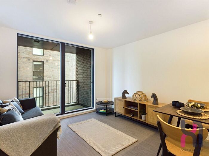 1 Bedroom Flat To Rent In The Landmark, Oldfield Road, Salford, M5