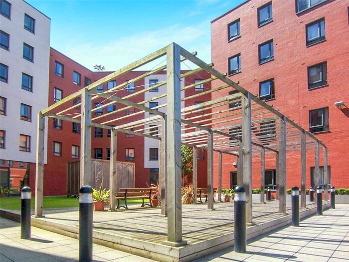 2 Bedroom Flat To Rent In City Gate, Blantyre Street, Castlefield, Manchester, M15