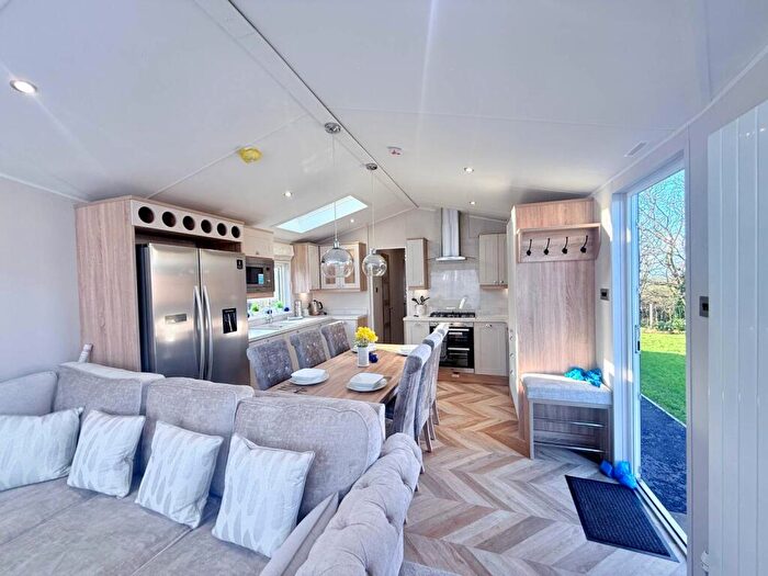 3 Bedroom Caravan For Sale In Ilfracombe, Ilfracombe, EX34