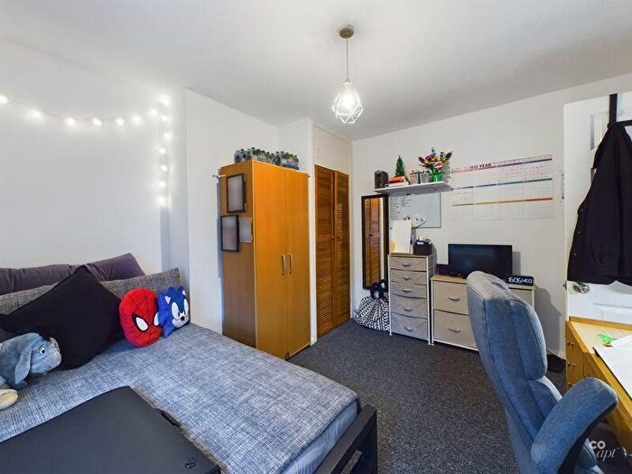 4 Bedroom Semi-Detached House To Rent In Barcombe Road, Brighton, BN1