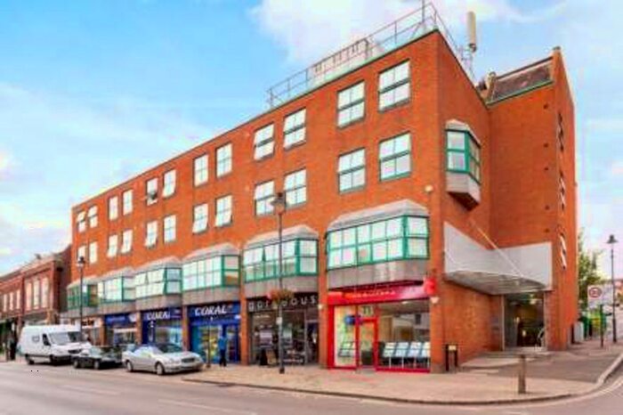 2 Bedroom Flat To Rent In Callard House, High Street, Berkhamsted, HP4