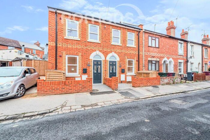 2 Bedroom Terraced House To Rent In North Street, Caversham, RG4