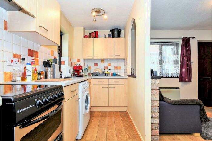 1 Bedroom Cluster House To Rent In Hythe Close, Bracknell, RG12