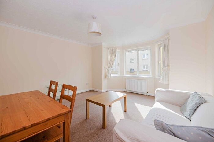 2 Bedroom Flat To Rent In L – Duff Road, Edinburgh, EH11