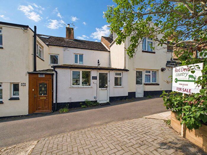 2 Bedroom Property For Sale In Causeway Terrace, Watchet, TA23