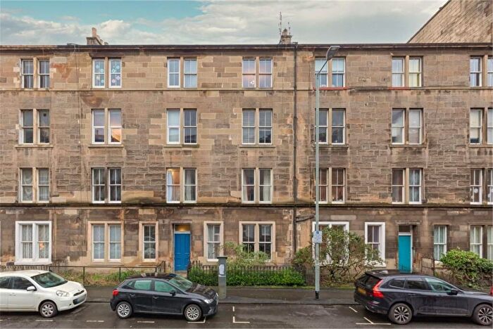 2 Bedroom Flat For Sale In / Montague Street, Newington, EH8
