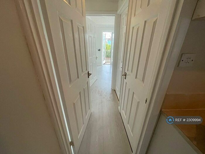 1 Bedroom Flat To Rent In Stour Road, Harwich, CO12