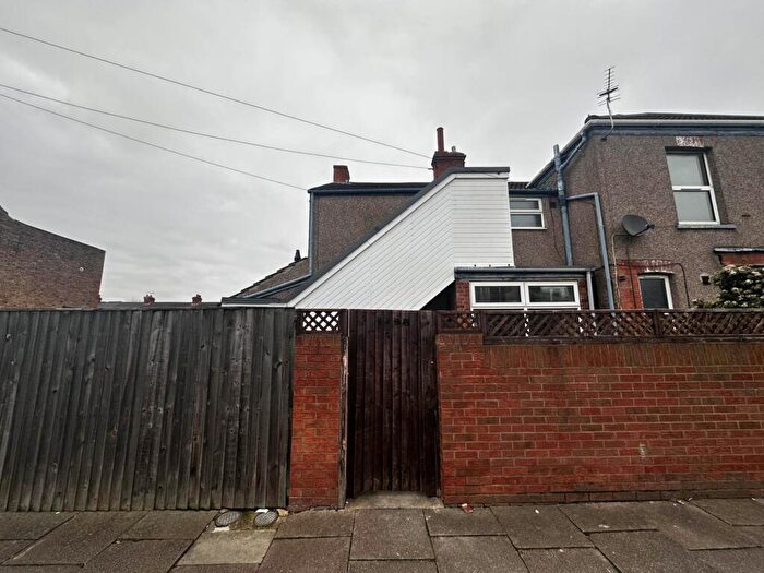 2 Bedroom Flat To Rent In Columbia Road, Grimsby, DN32