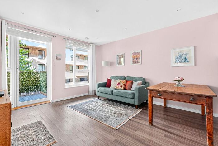 1 Bedroom Flat For Sale In Bollo Bridge Road, Acton, W3