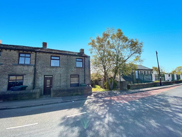 2 Bedroom End Of Terrace House To Rent In Wakefield Road, Lepton, Huddersfield, HD8