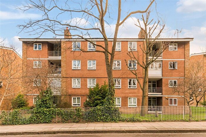 4 Bedroom Flat For Sale In Abingdon Close, Camden, NW1
