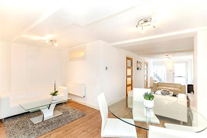 2 Bedroom Flat To Rent In Cleveland Street, Fitzrovia Amp; Covent Garden, W1T