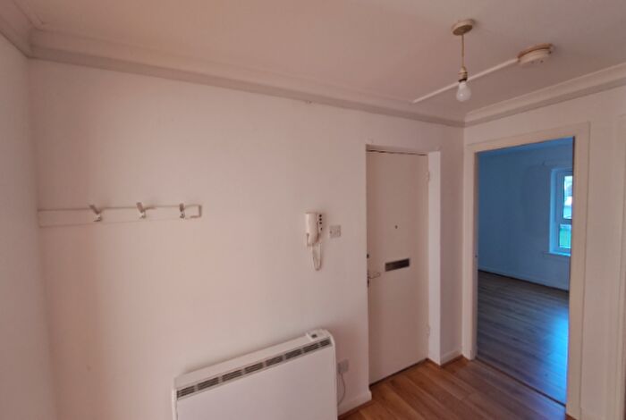 2 Bedroom Flat To Rent In /, Burgh Hall Street, G11