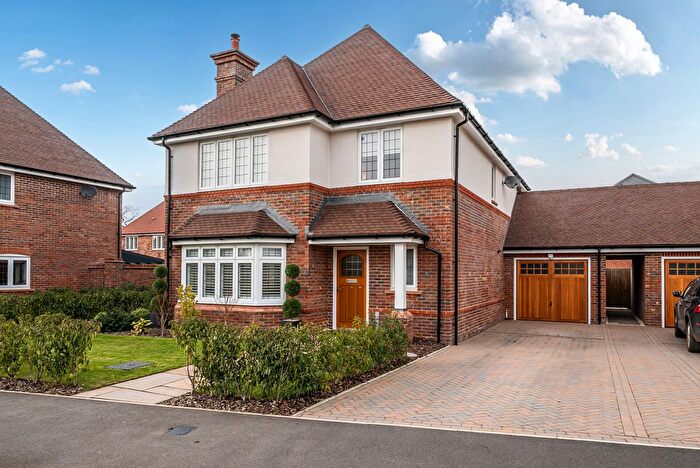 4 Bedroom Detached House For Sale In Harper Drive, Cranleigh, GU6