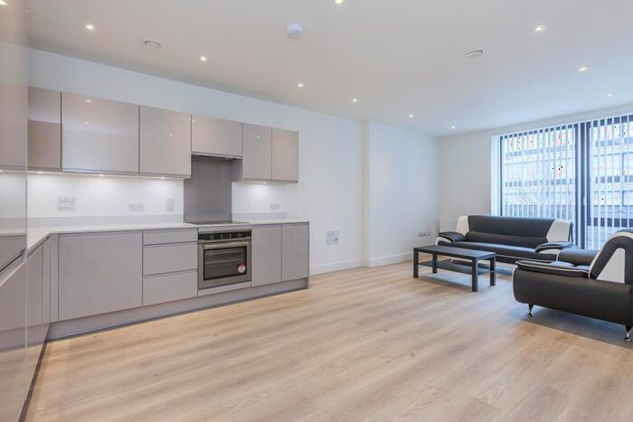 2 Bedroom Apartment To Rent In Valencia Close, E14