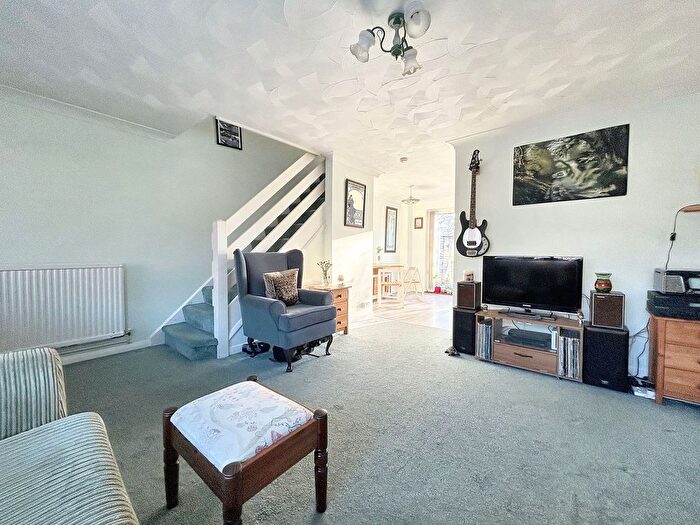 3 Bedroom Terraced House For Sale In Cavalier Close, Dibden, SO45
