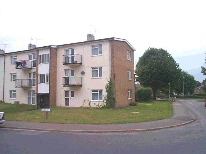 2 Bedroom Flat To Rent In Aldykes, Hatfield, AL10