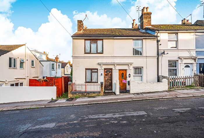2 Bedroom End Terrace House For Sale In Kirkdale Road, Tunbridge Wells, Kent, TN1