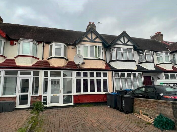 3 Bedroom Terraced House To Rent In Davidson Road, Croydon, CR0