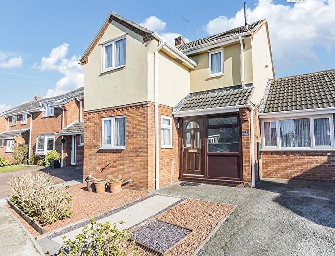 3 Bedroom Detached House For Sale In Greendale Close, Warsop, Mansfield, NG20