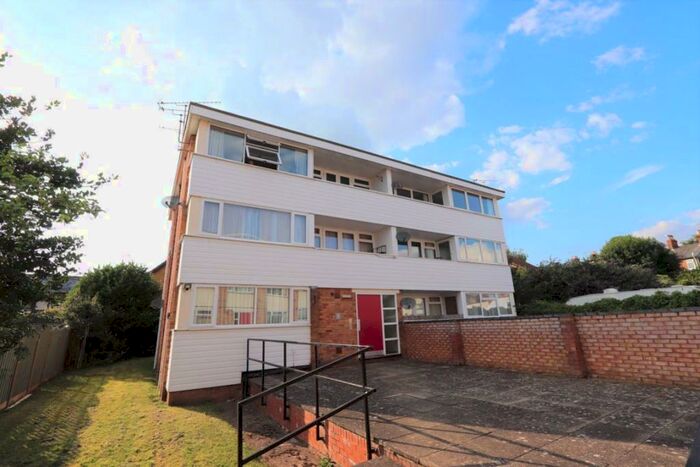 1 Bedroom Flat To Rent In Wing Road, Linslade, LU7