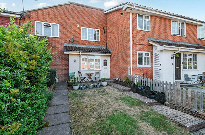 1 Bedroom Terraced House For Sale In Brickfield Farm Gardens, Farnborough, Orpington, Kent, BR6
