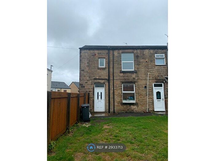 2 Bedroom End Of Terrace House To Rent In Batley Road, Heckmondwike, WF16