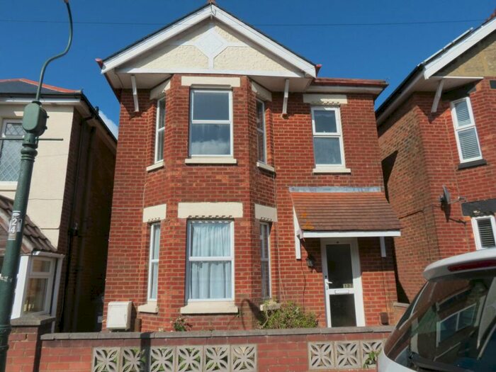 4 Bedroom House To Rent In Bedroom Detached House In Winton, BH9