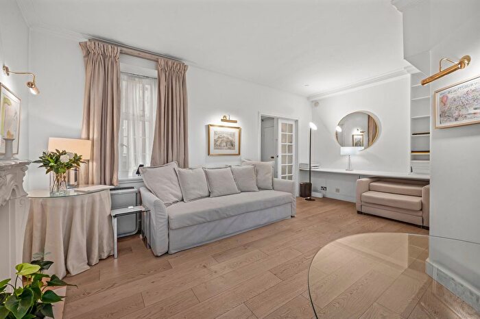 Studio To Rent In Queen Court, Queen Square, WC1N