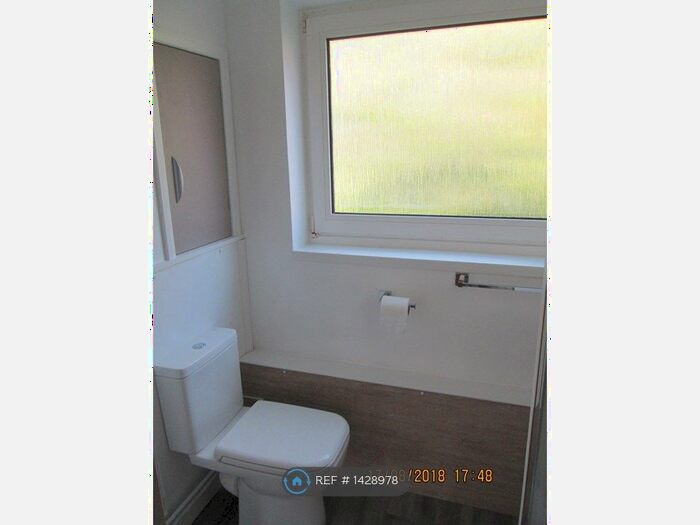 2 Bedroom Flat To Rent In Oakley Road, Southampton, SO16