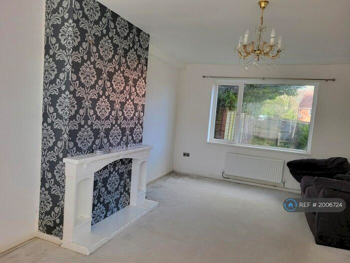3 Bedroom Semi-Detached House To Rent In Sutton Coldfield, Sutton Coldfield, B74