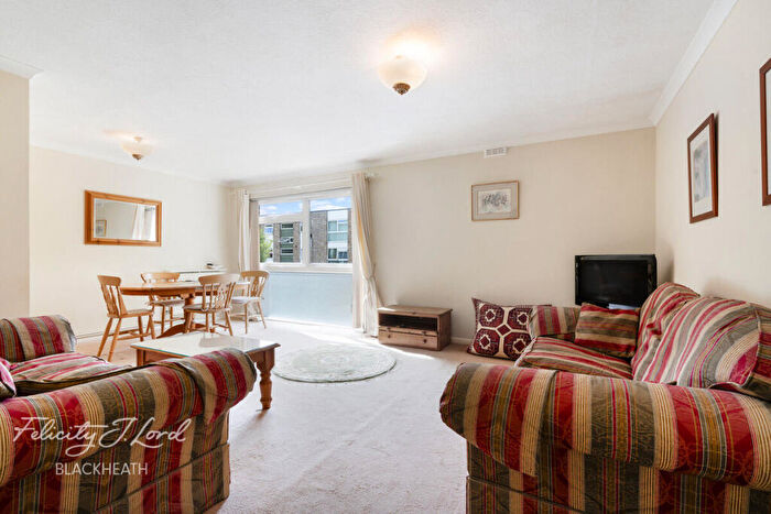 3 Bedroom Apartment For Sale In St Johns Park, London, SE3