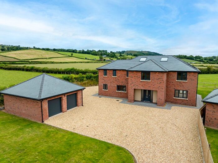 5 Bedroom Detached House For Sale In Cae Garreg, Trefeglwys, Caersws, Powys, SY17