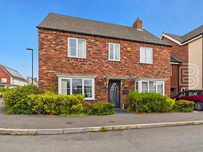 5 Bedroom Detached House For Sale In Aspen Road, Eden Park, Rugby, CV21