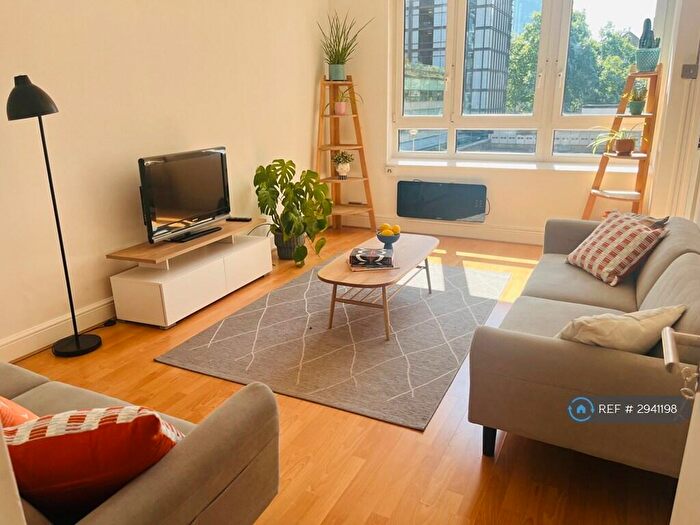 3 Bedroom Flat To Rent In Peerless Street, London, EC1V