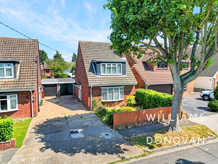 3 Bedroom Detached House For Sale In Bradley Avenue, Thundersley, SS7