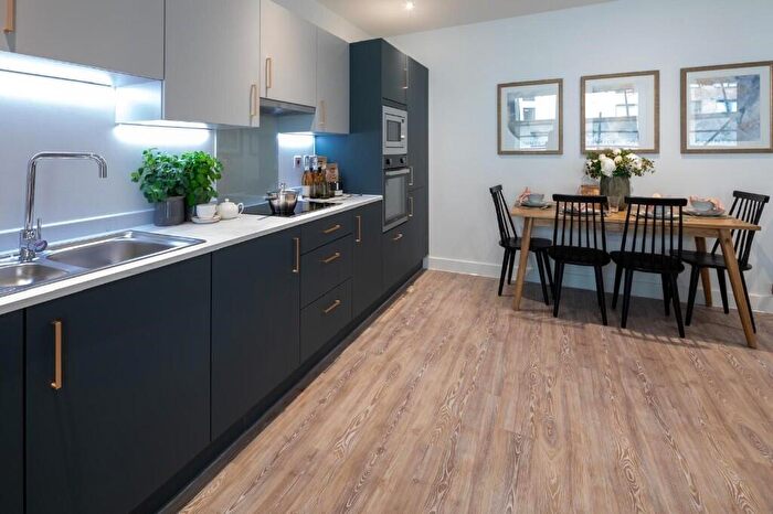 2 Bedroom Apartment For Sale In Wood Street, Walthamstow, E17