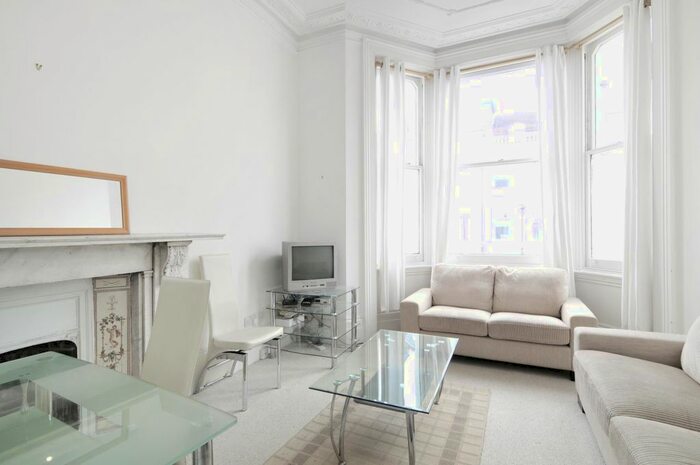 2 Bedroom Flat To Rent In Coleherne Road, London, SW10