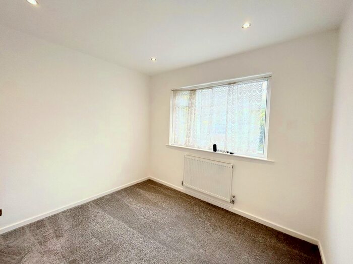 2 Bedroom Detached Bungalow To Rent In Hawthorne Drive, Worsley, M28