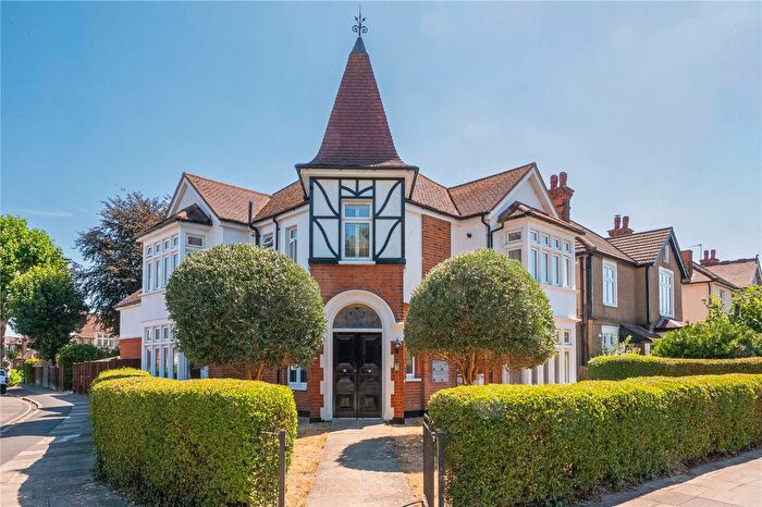 1 Bedroom Flat For Sale In London Road, Twickenham, TW1
