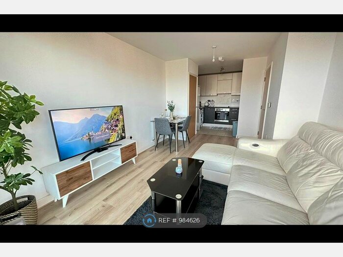 1 Bedroom Flat To Rent In Parkside Court, London, E16