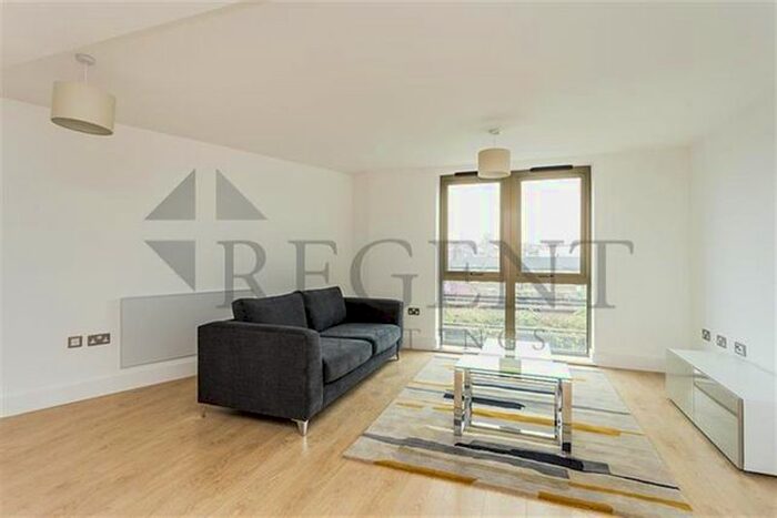 2 Bedroom Flat For Sale In Bedford Road, Clapham, SW4