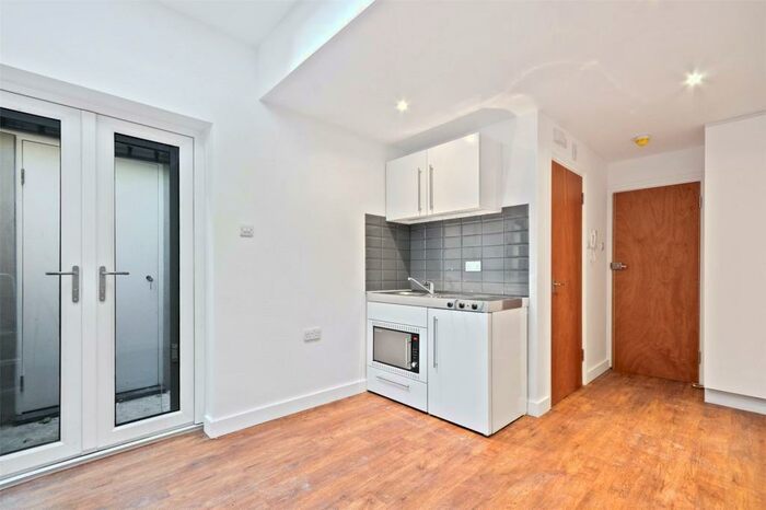 Flat To Rent In The Parade, Upper Brockley Road, London, SE4