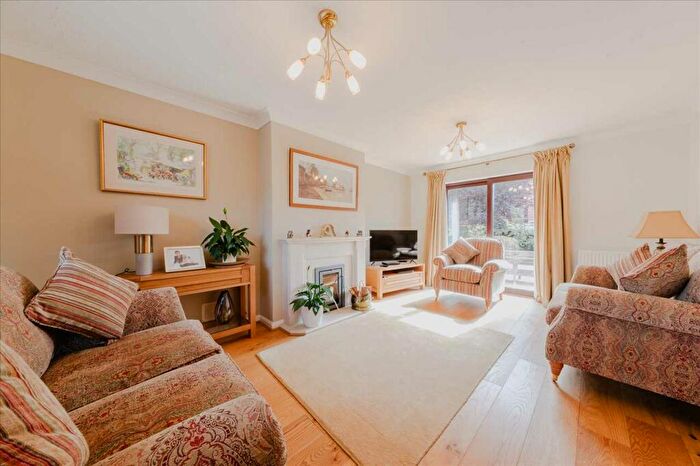 4 Bedroom Detached House For Sale In Abraham Close, Willen Park, Milton Keynes, MK15