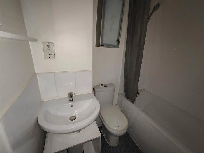 1 Bedroom Flat For Sale In Manor Row, Bradford, BD1