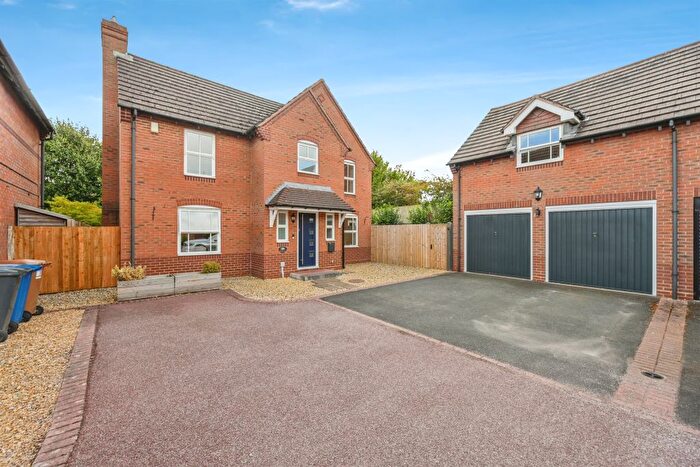 4 Bedroom Detached House For Sale In Deans Slade Drive, Lichfield, WS14
